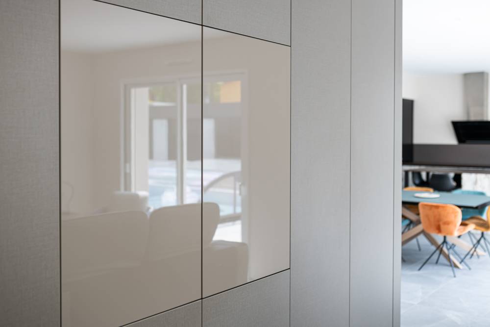 Meuble salon en mélaminé lin taupe et gris argile brillant (2)