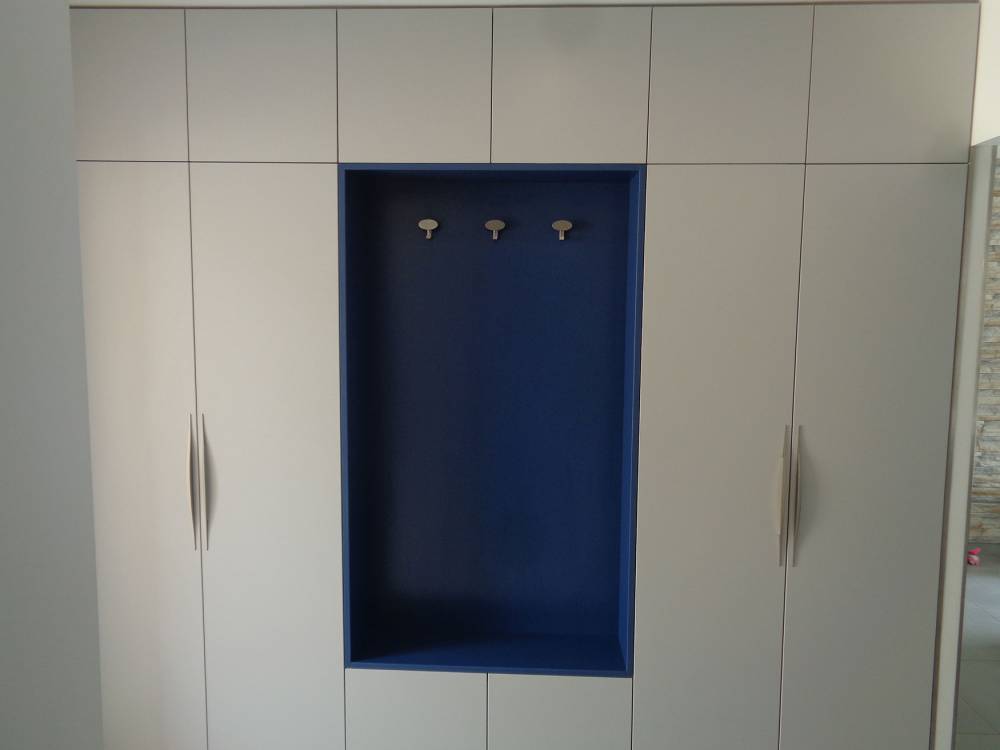 Meuble-entrée-en-mélaminé-soie-grise-et-bleu-nuit-(2)