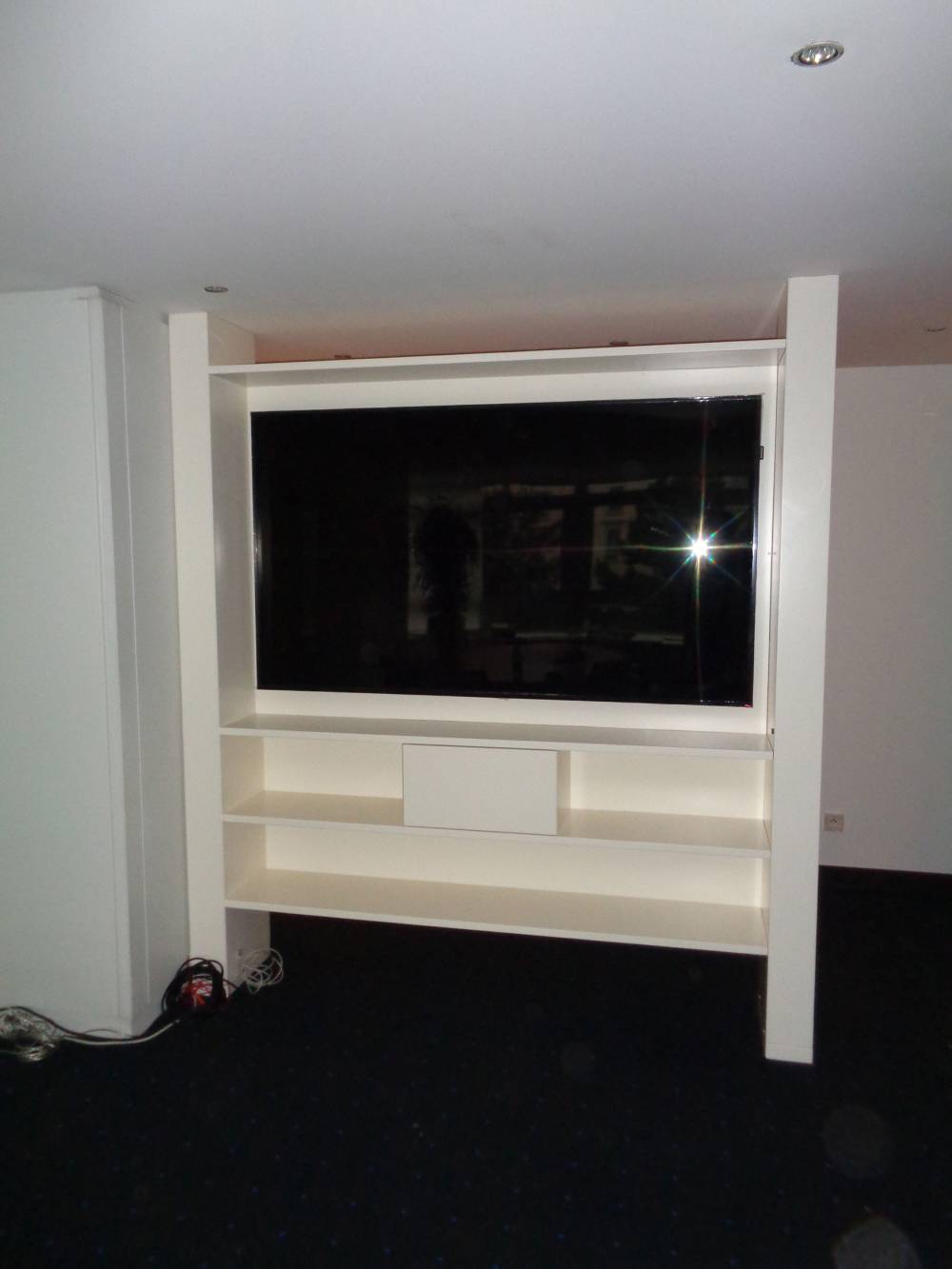 Meuble-TV-en-médium-laqué-(1)